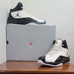 Air Jordan 2011 OG A Flight White Black Patent Mens Sneakers 453640-102 Size 13